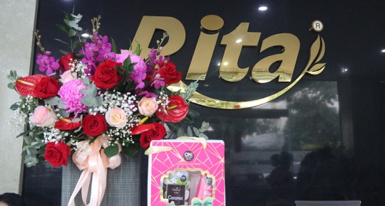 Give Small Gifts – Send Big Love