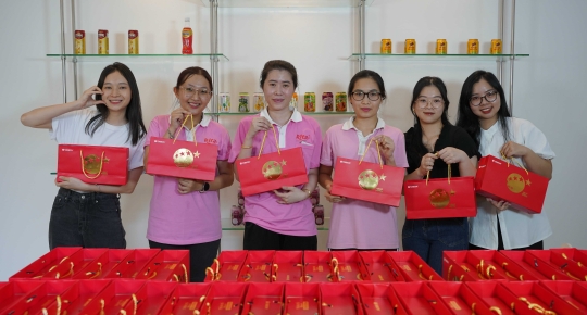 Rita's Delightful Employee Gifts for the Enchanted Mid-Autumn Festival
