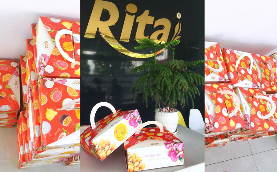 RITA GIVES HAPPY GIFTS TO COMPANY’S EMPLOYEES FOR MAGICAL MID AUTUMN FESTIVAL