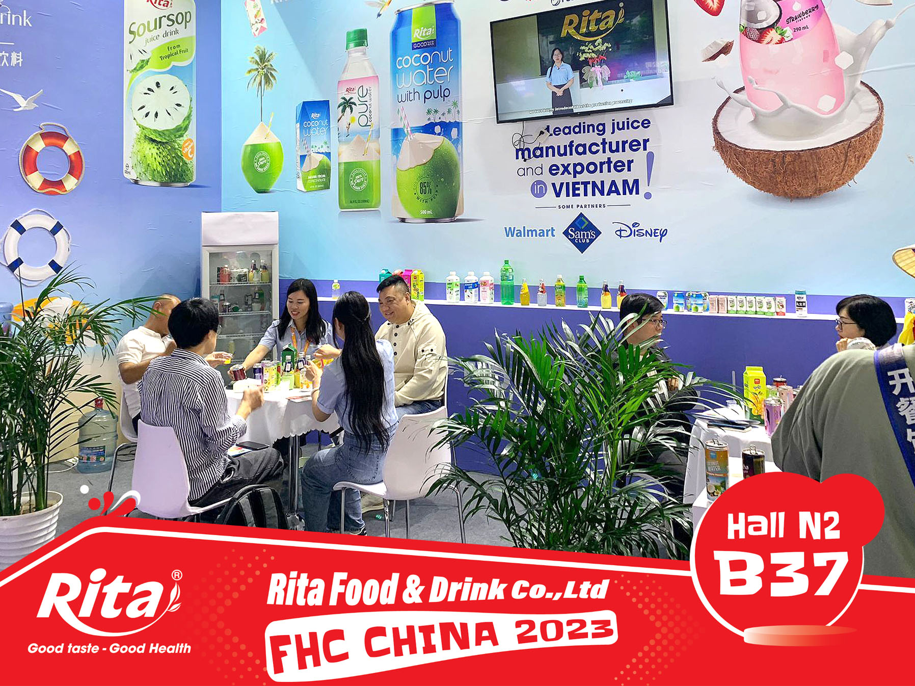 Clients visit Rita booth FHC 2023