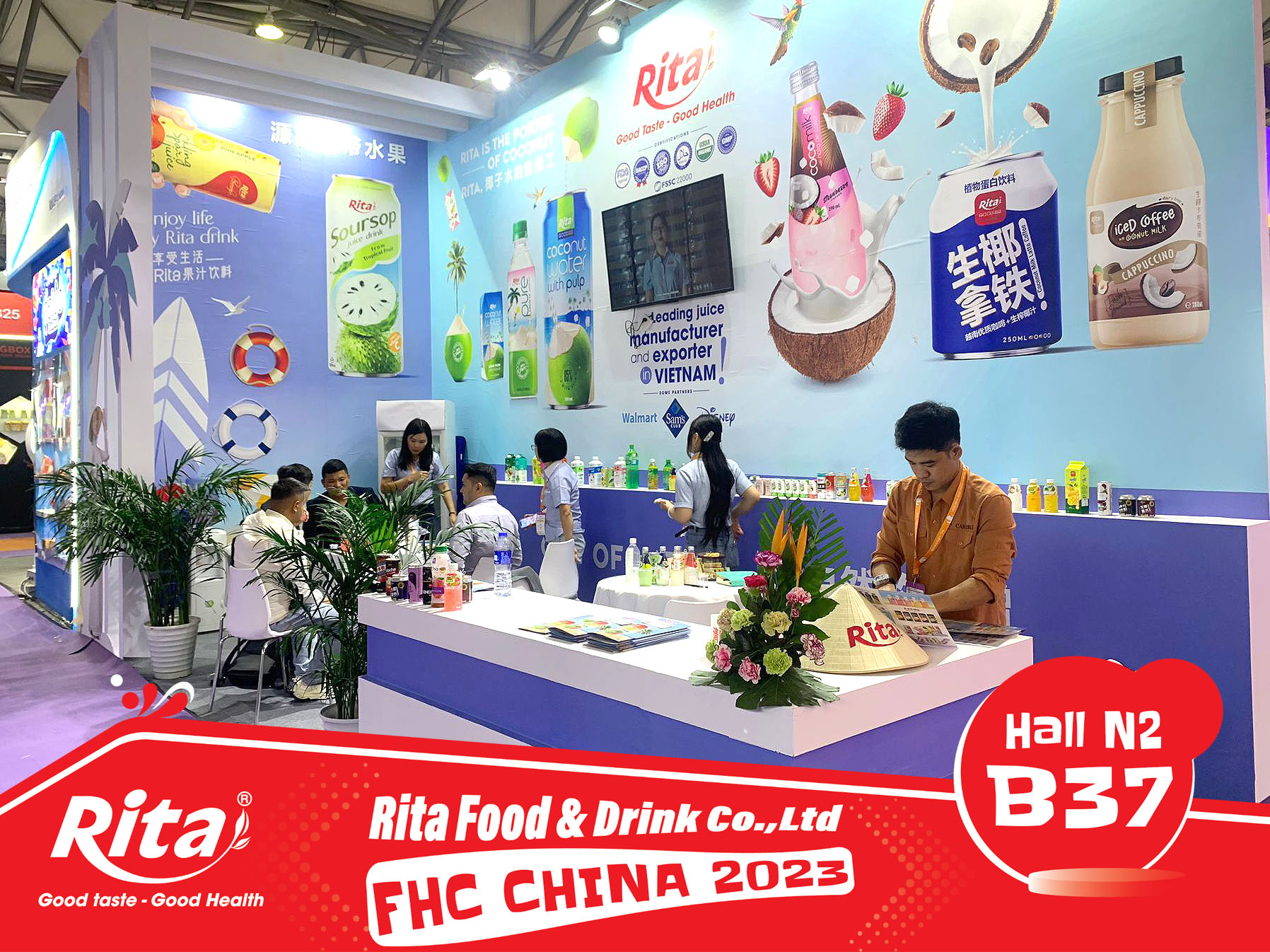 Customers visit Rita booth FHC