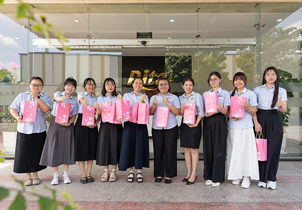 Rita Celebrates Vietnamese Womens Day 20 10 5