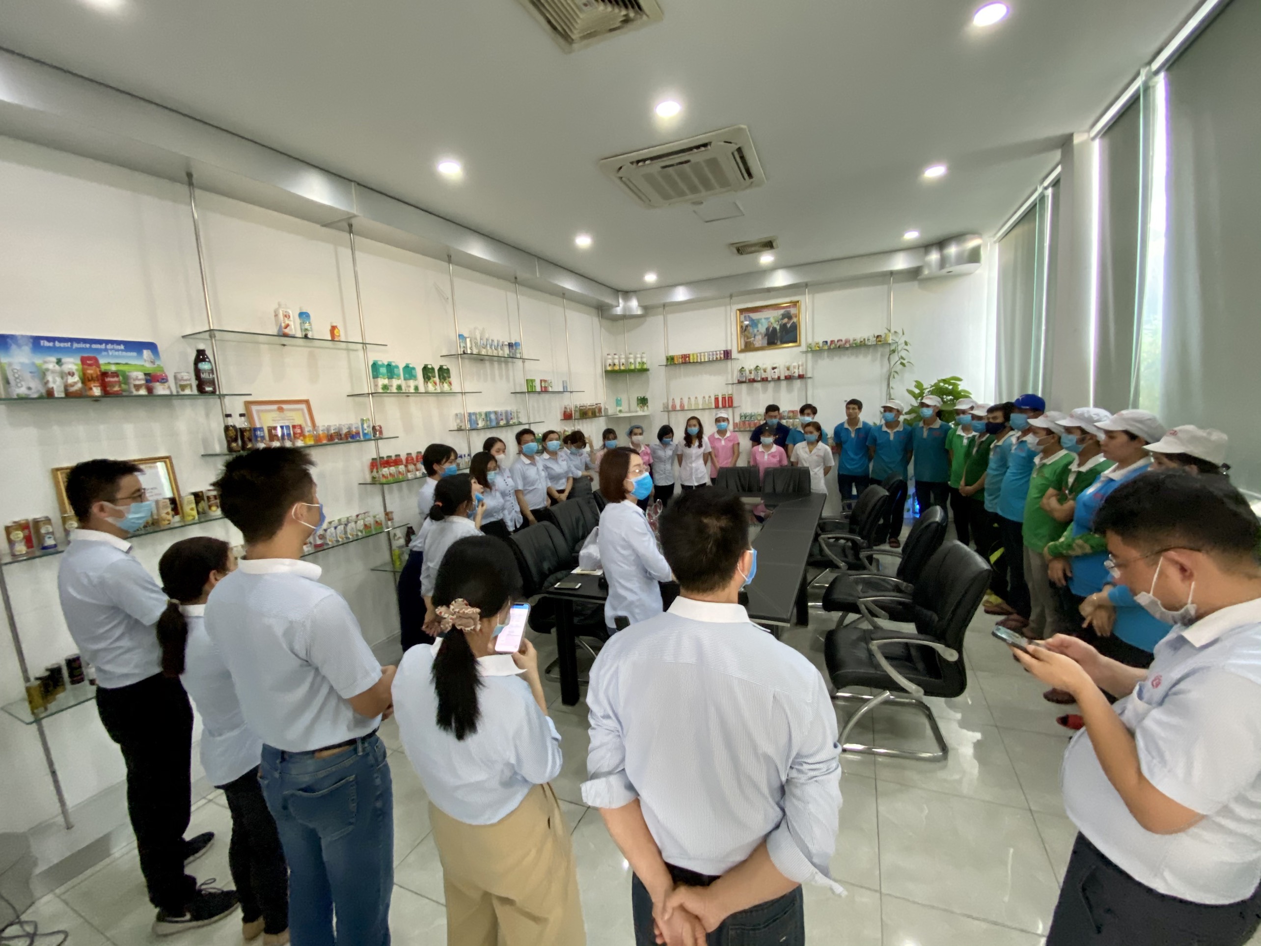 khen thuong nhan vien uu tu